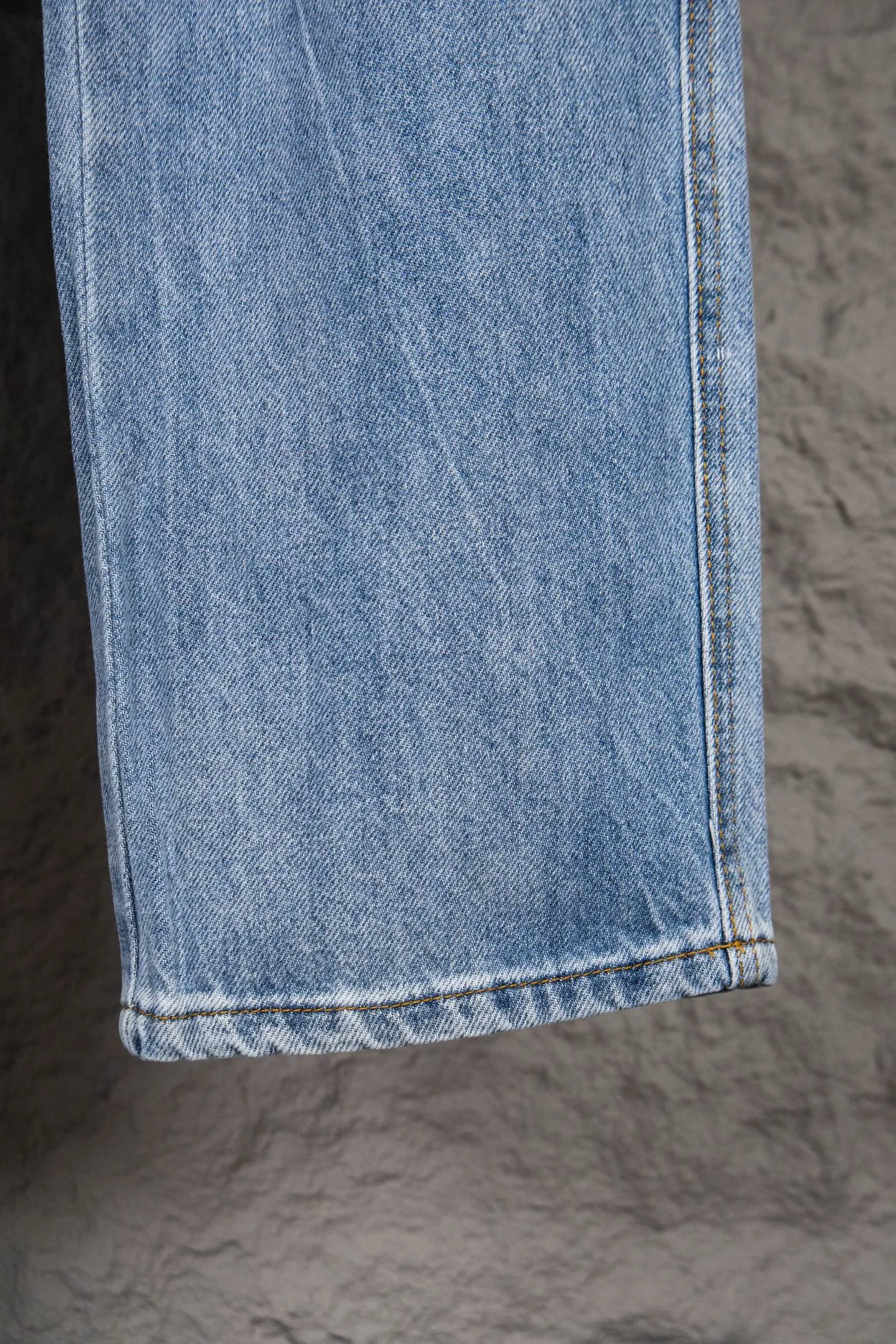 Style number: M396 P230 GALLERY DEPT. Classic embroidered splash-ink washed jeans Size number: 28 30 32 34 36